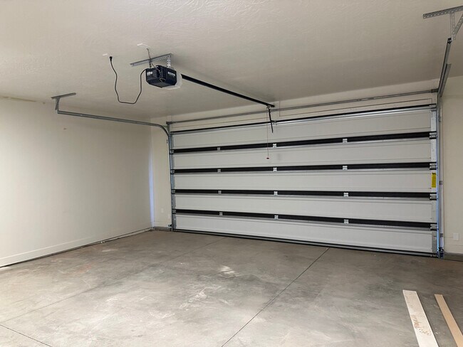 Building Photo - 1569 W 470 N