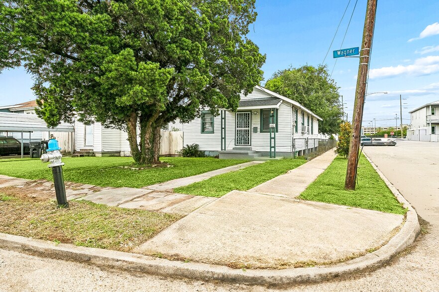 Exterior - 440 Wagner St