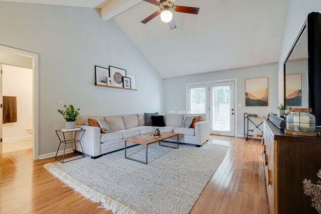 Building Photo - 5148 Village Trce
