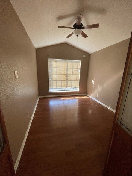 Building Photo - 2121 El Paseo St