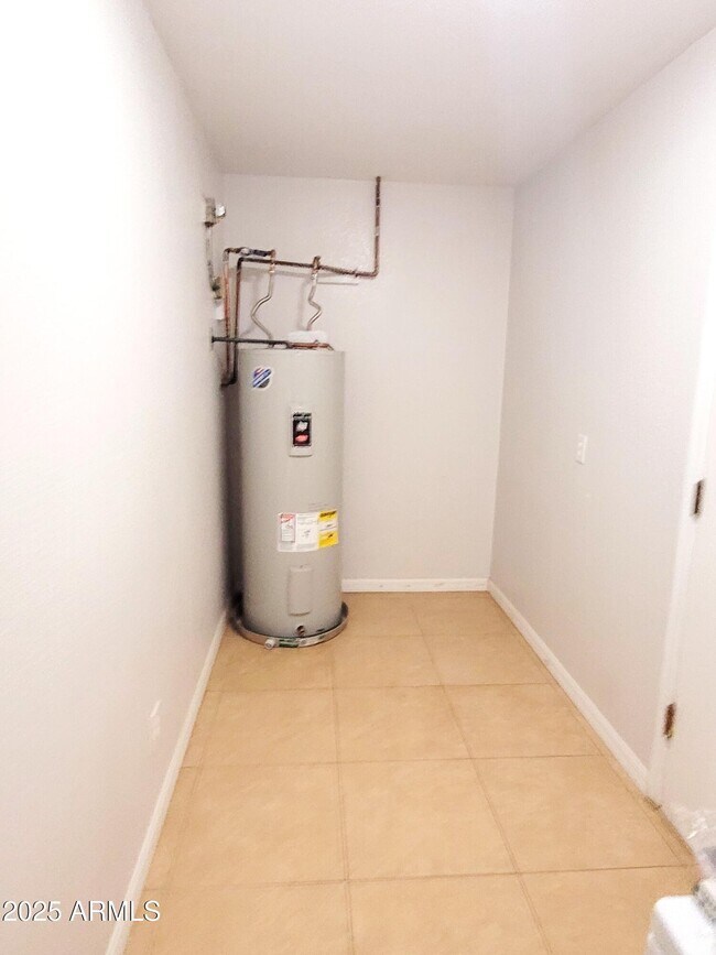 Building Photo - 2129 W Tyson St