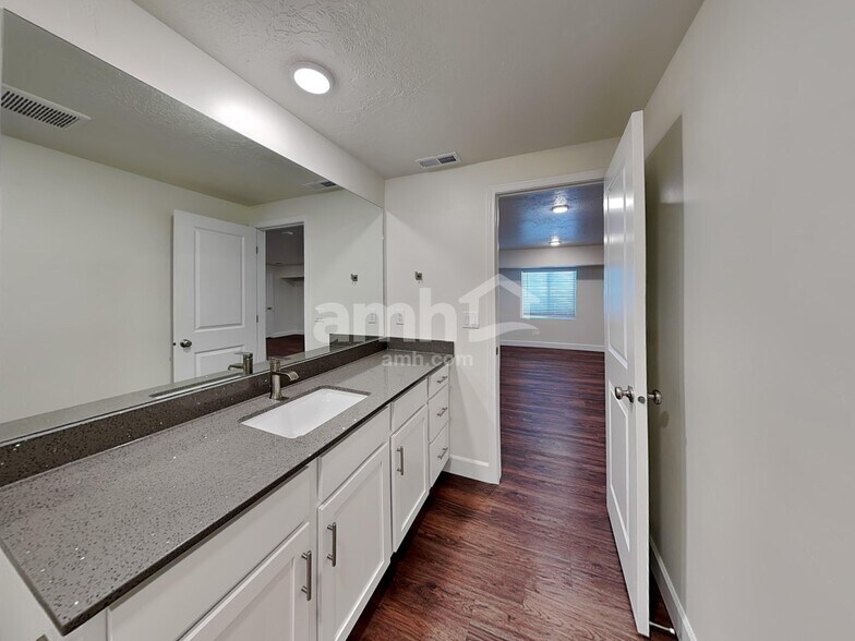Building Photo - 7357 S Copper Rim Dr