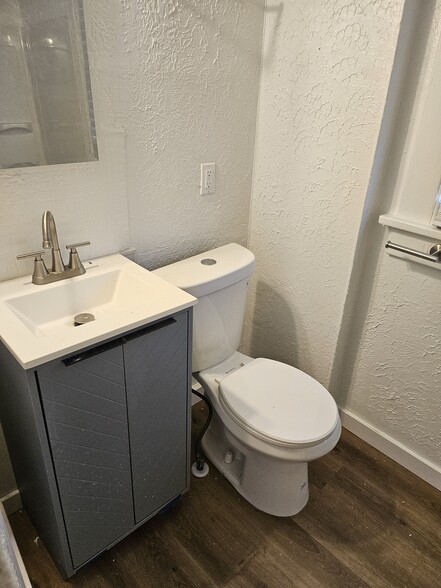 Building Photo - 1118 Santee Ave