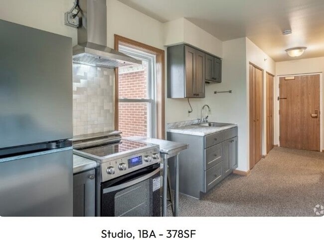 Building Photo - 605 Chase Blvd