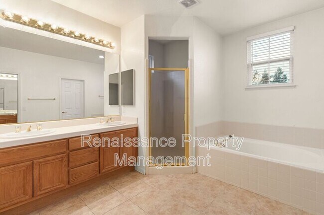 Building Photo - 492 Quail Run Cir