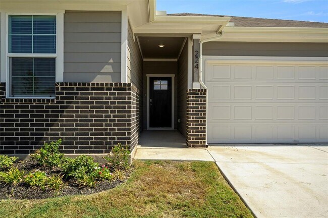 Building Photo - 224 Kickapoo Ln