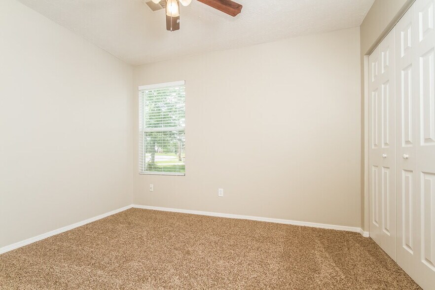 Building Photo - 2109 Carlton Ln