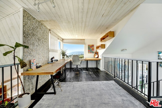 Building Photo - 29231 Heathercliff Rd