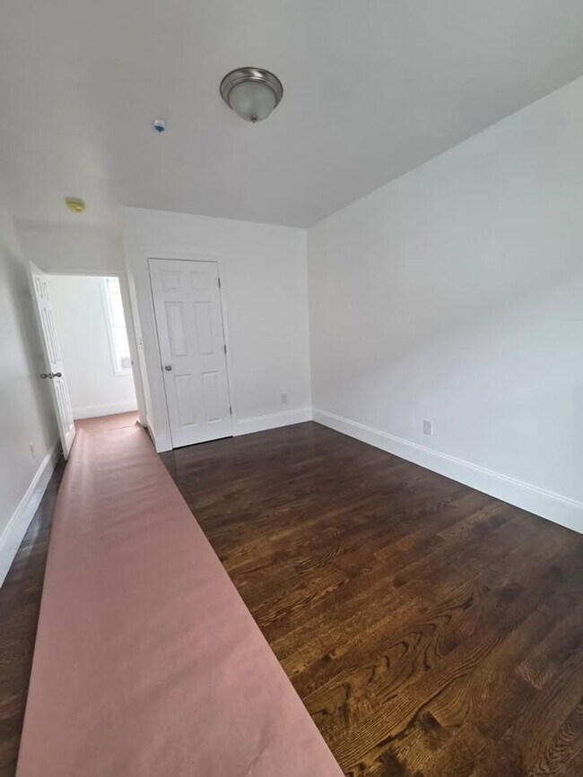 Building Photo - 375 Crescent Ave