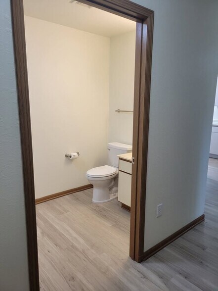 Building Photo - 703 S Main St