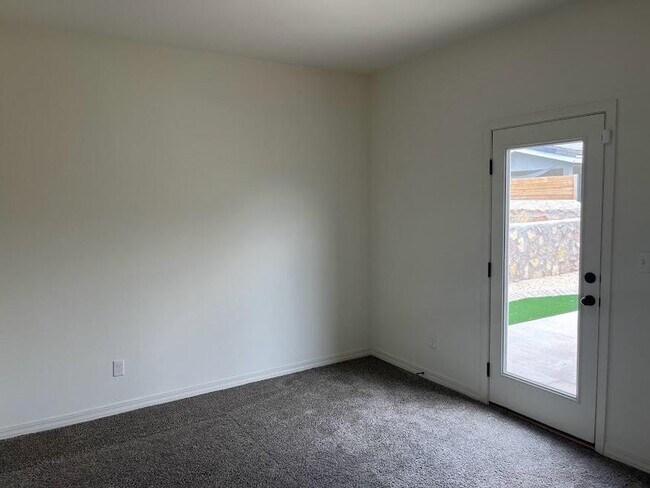 Building Photo - 904 Betton Pl