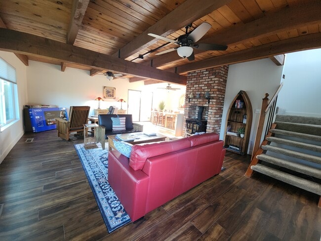 Building Photo - 14565 Carriage Ln