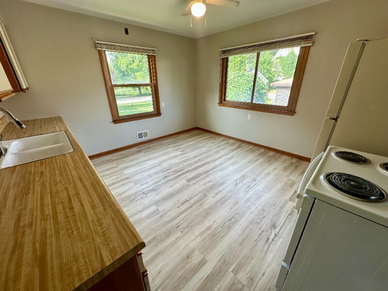 Building Photo - 3389 S Whitnall Ave