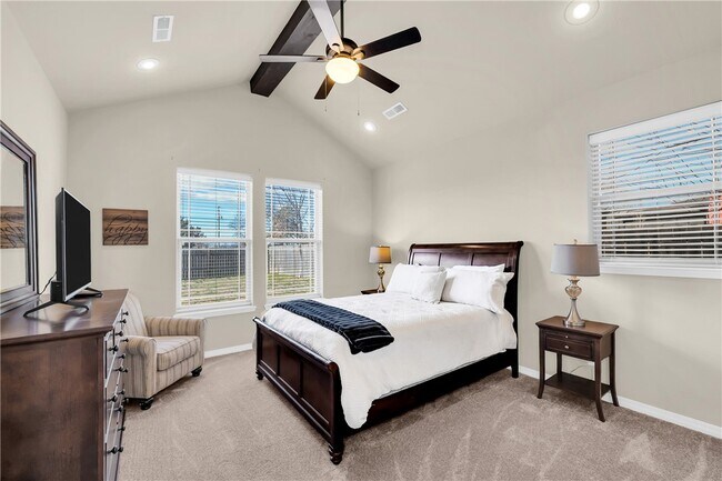 Building Photo - 442 SW Glover St