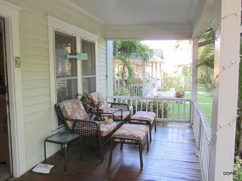 Building Photo - 1 Bed/1 Bath - Unit 6