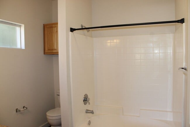 Building Photo - 501 Gibson Dr