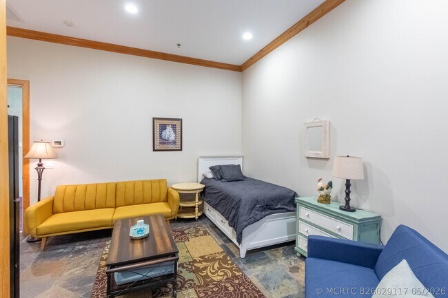 Building Photo - 14943 Paddock Dr