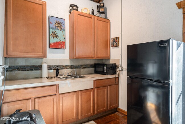 Building Photo - 1467 Guava Ave