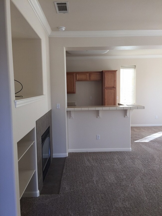 Building Photo - Townhouse in the Villages at Shasta View G...