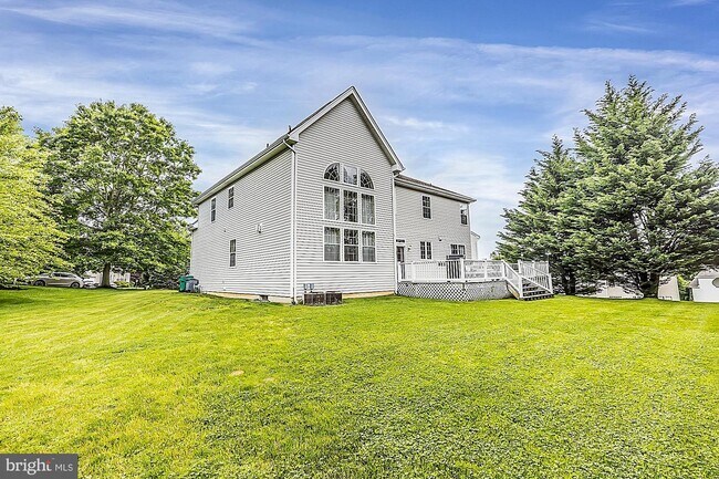 Building Photo - 209 4 in Hand Ct