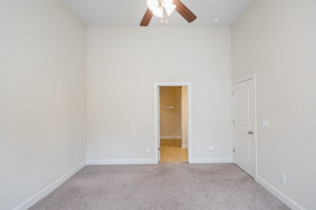 Building Photo - 948 Erika Ln