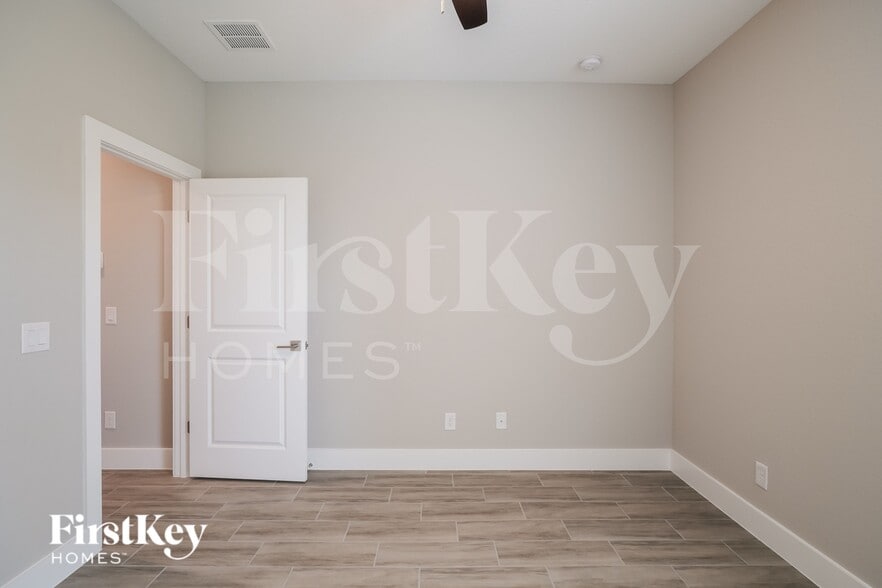 Building Photo - 1829 Superior Way