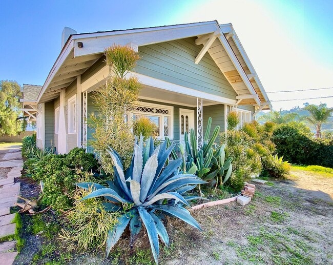 Building Photo - 657 63rd St