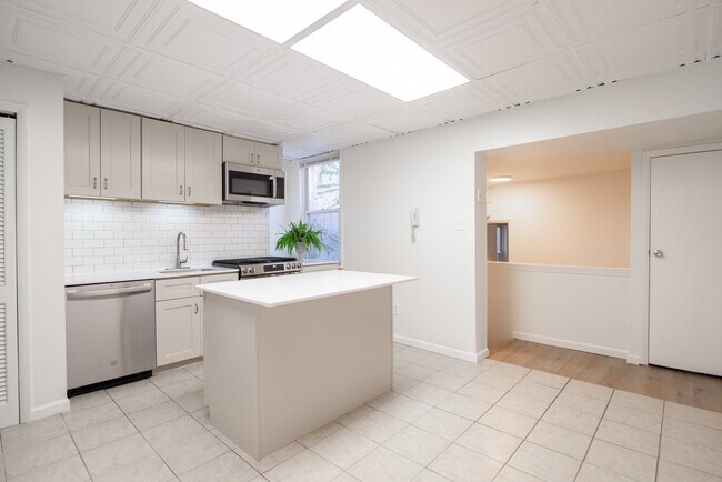 Building Photo - 455 Fairmount Ave