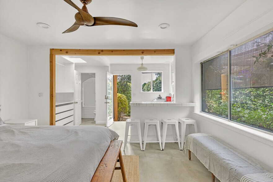 Bedroom 3 - 718 Vernon Ave