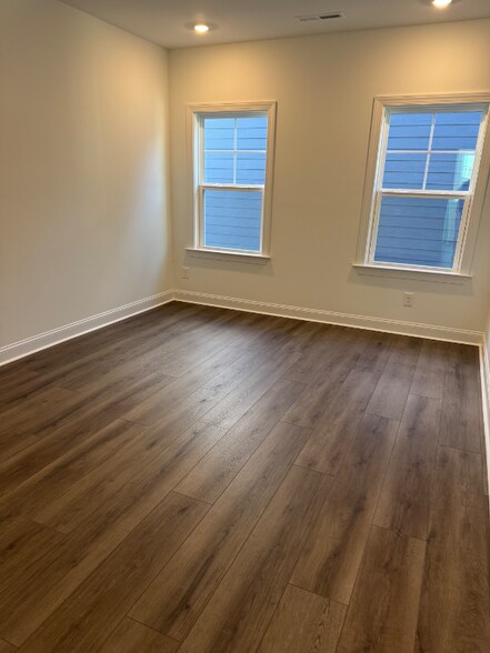 Building Photo - 708 Longleaf Grv Ln