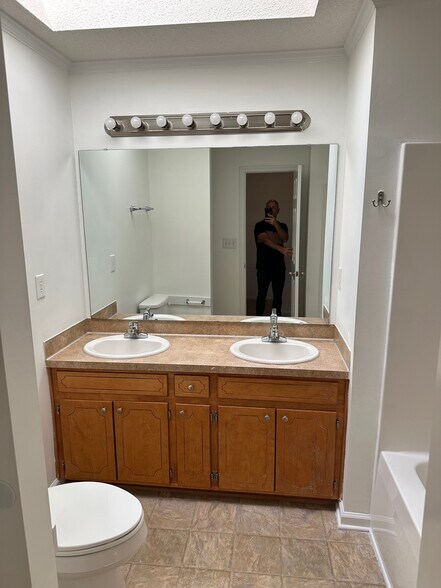 Building Photo - 3817 E Vancroft Cir