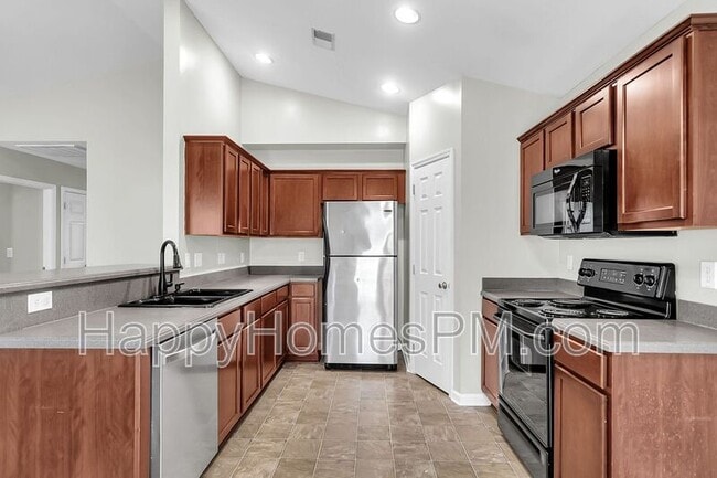 Building Photo - 101 Sparkleberry Ln