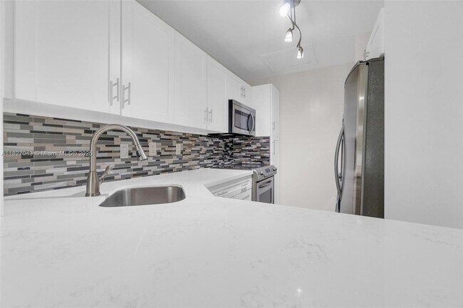 Building Photo - 15348 SW 72nd St