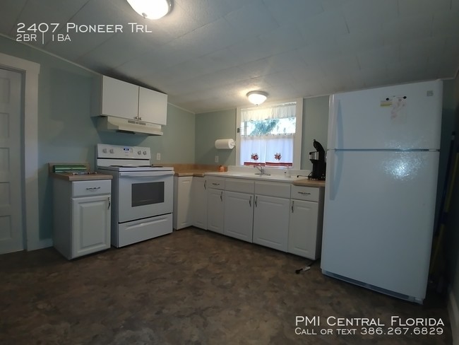 Building Photo - New Smyrna Beach Bungalow