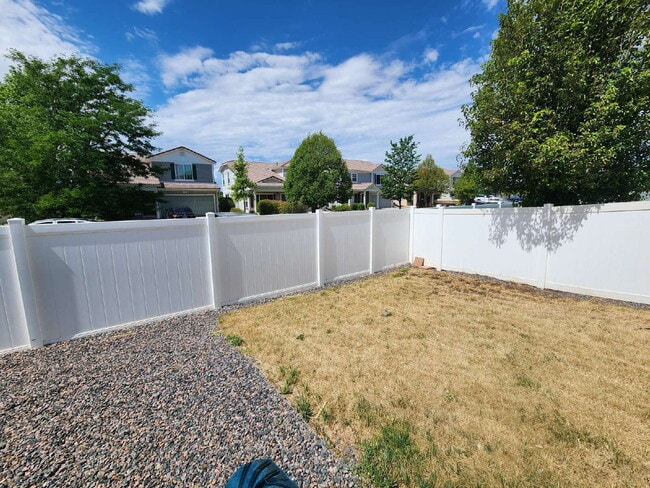 Building Photo - Great 3 Bed Ranch Style Home In Green Valley Ranch Neighborhood