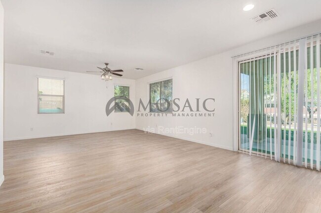 Building Photo - 904 E Euclid Ave