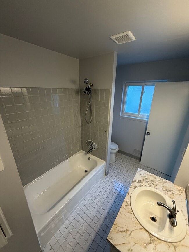 Building Photo - Charming Home in St. Clair Shores - PHOTOS COMING SOON