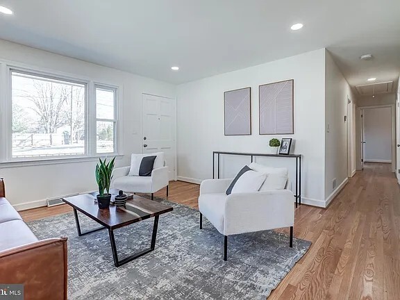 Building Photo - 302 Harris Rd