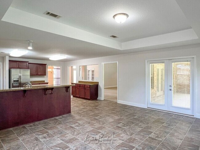 Building Photo - 2080 Stennis Dr