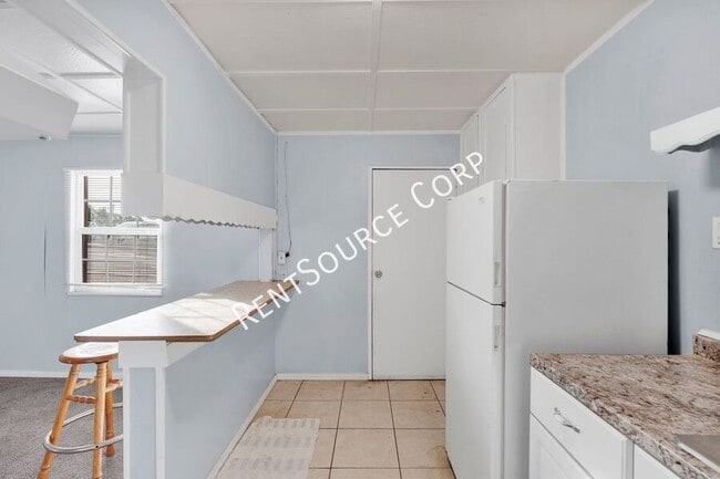 Building Photo - 1040-1042 Flora St