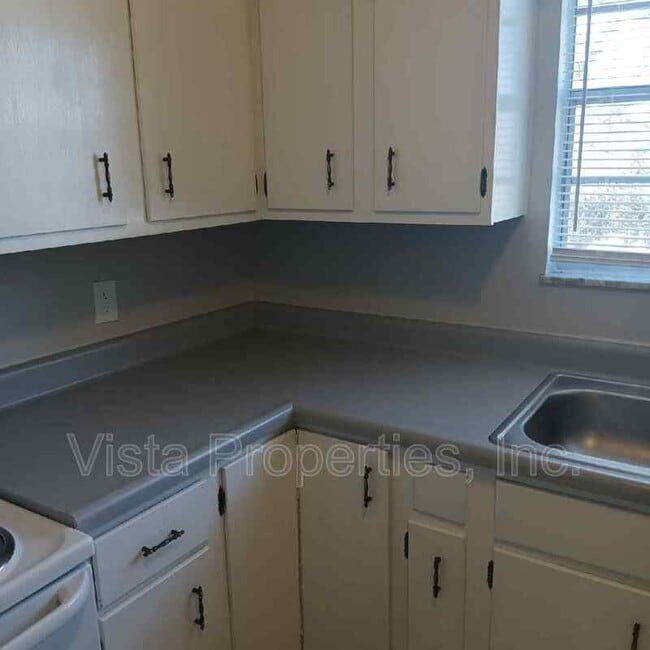 Building Photo - 1603 Gagel Ave