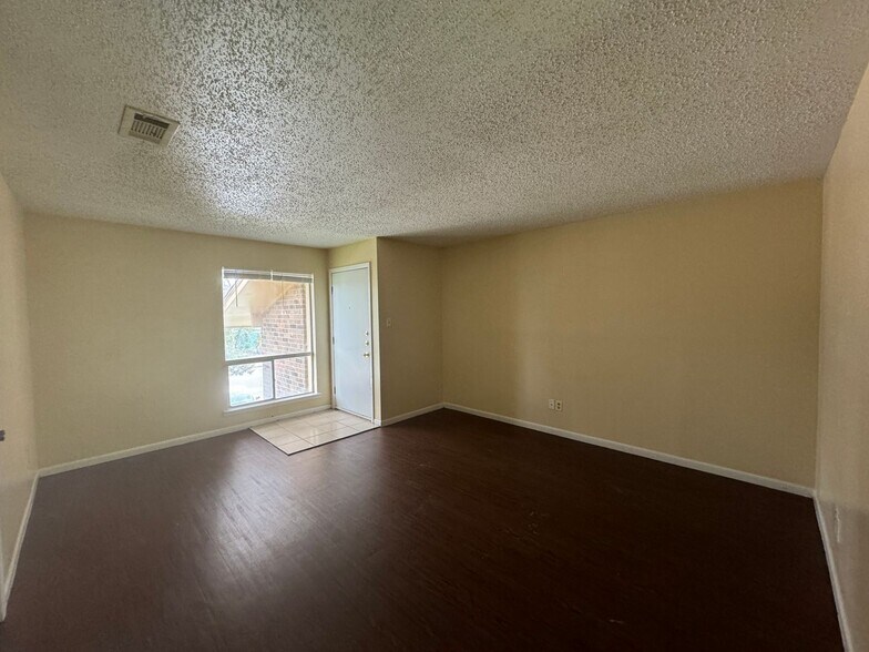 Building Photo - 1303 Indian Trail