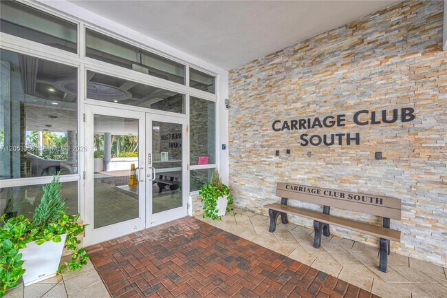 Building Photo - 5001 Collins Ave