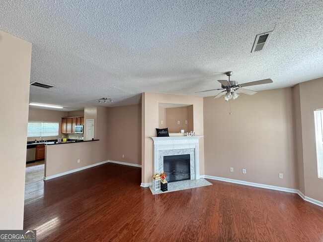 Building Photo - 4861 W Park Cir