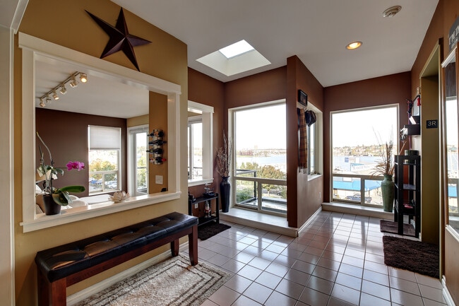 Building Photo - Great Priced Westlake Condo with Electric Car Charger!!! $500 Move-in Special