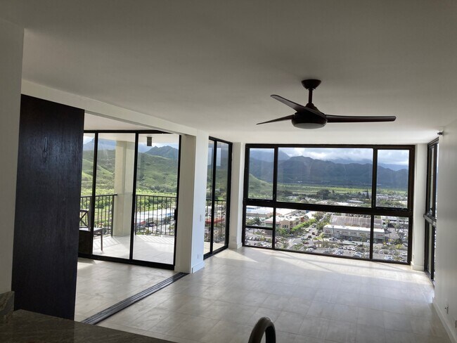 Living room and lanai - 322 Aoloa St