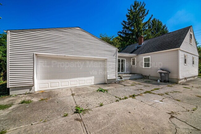 Building Photo - 1790 E Cooke Rd