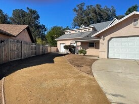 Building Photo - 522 Martita Plz