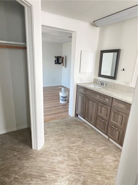 Building Photo - 812 Oleander Cir