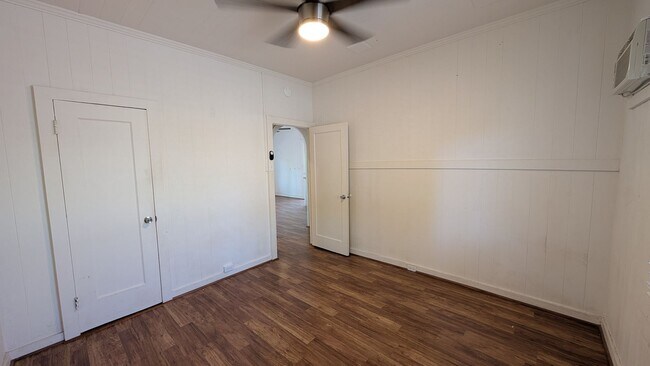 Building Photo - 3609 Leahi Ave